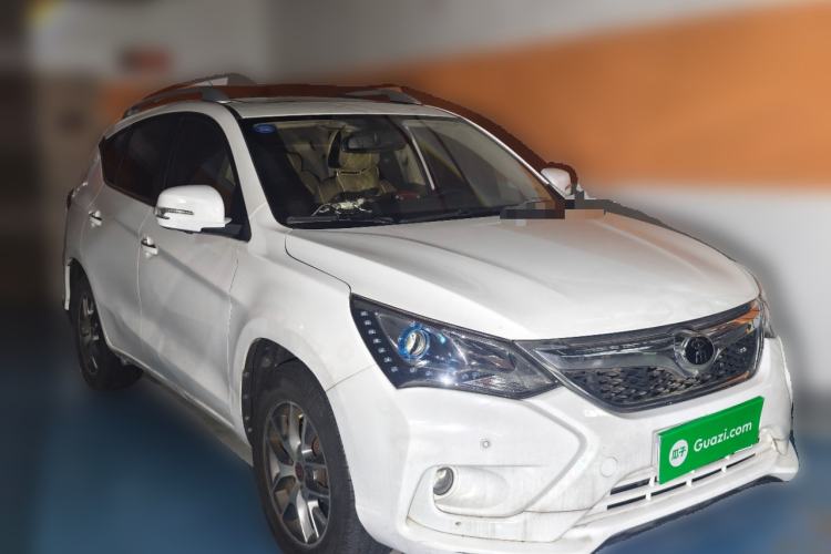 Used BYD Song 2016 GaiShi Edition 1.5TI Manual Elite Model Front Right 45 Deg