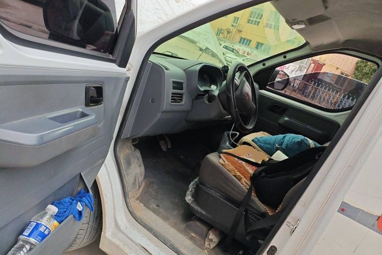 Used Wuling Yangguang 2024 300km Range Practical Window-Sealed Version 60kW
