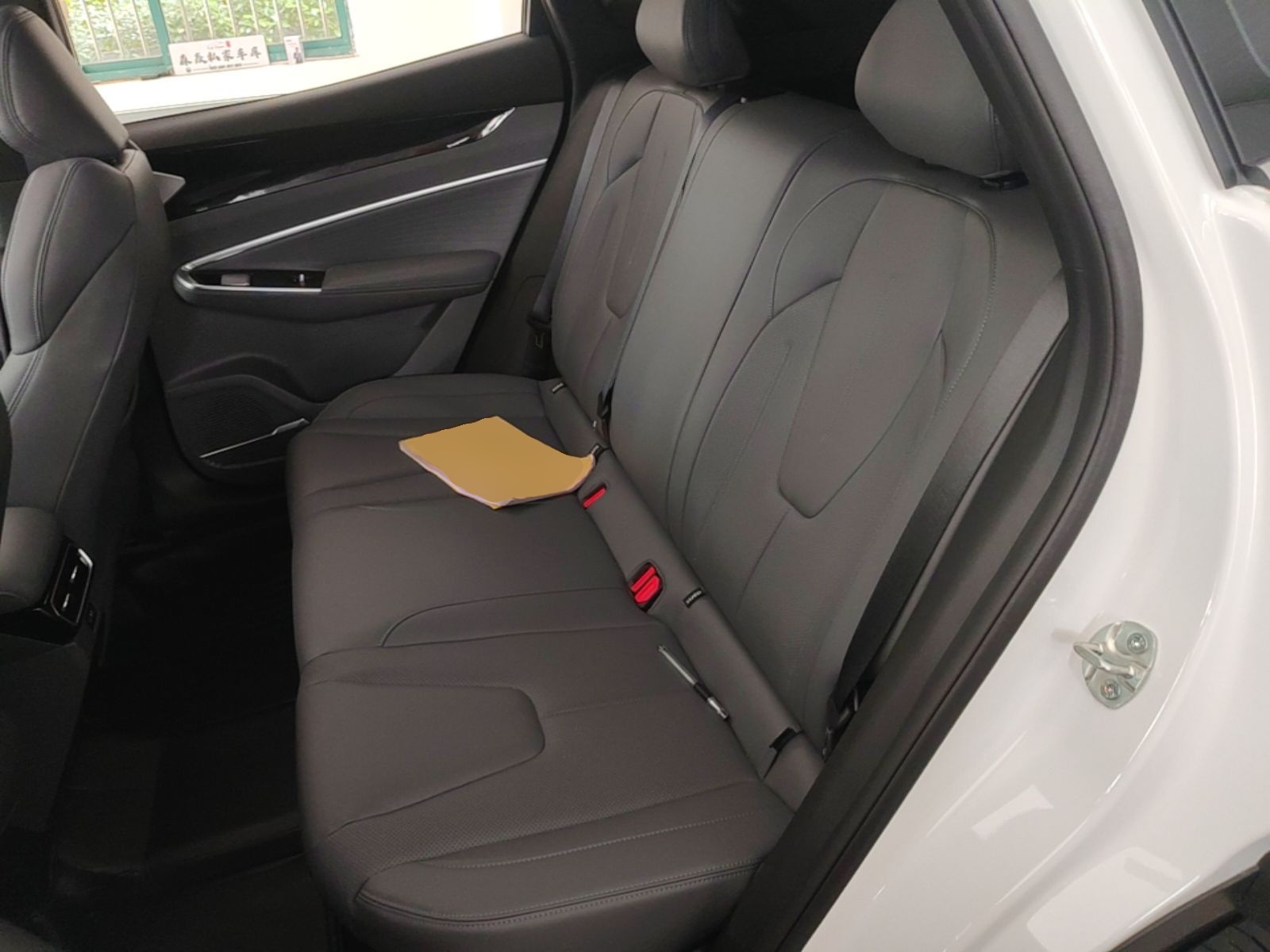 Geely Auto Emgrand X7 Sport 2026 Model 1.5TD 10th Anniversary Champion Edition — снимка 20
