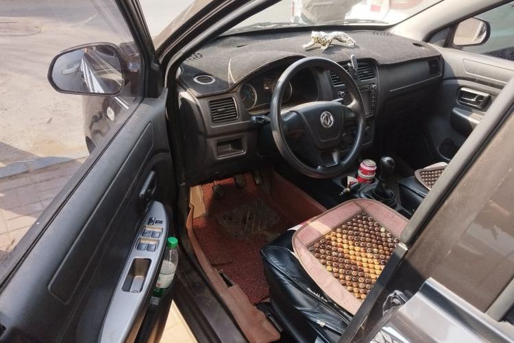 Used Dongfeng Fengon 330 2014 1.5L Manual Utility Version DK15 Driver Seat