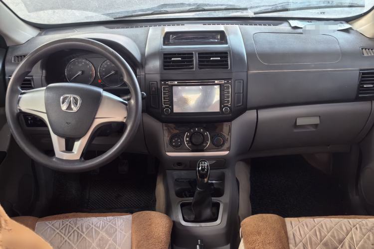 Used BAIC Weiwang M20 2014 1.5L Basic Version DAM15DL Instrument Cluster