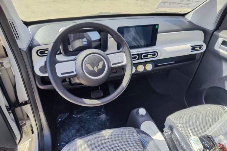 Used Wuling Hongguang MINIEV 2024 3rd Generation 215km Advanced Version