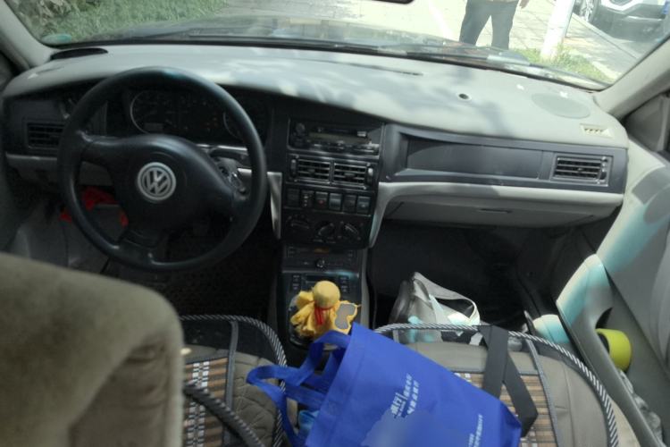 Used Volkswagen Santana Vista 2008 1.8L Manual Sishang Model Center Console