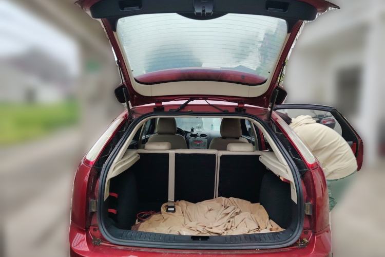 Used Ford Focus 2013 Hatchback Classic 1.8L Manual Fashion Edition Trunk