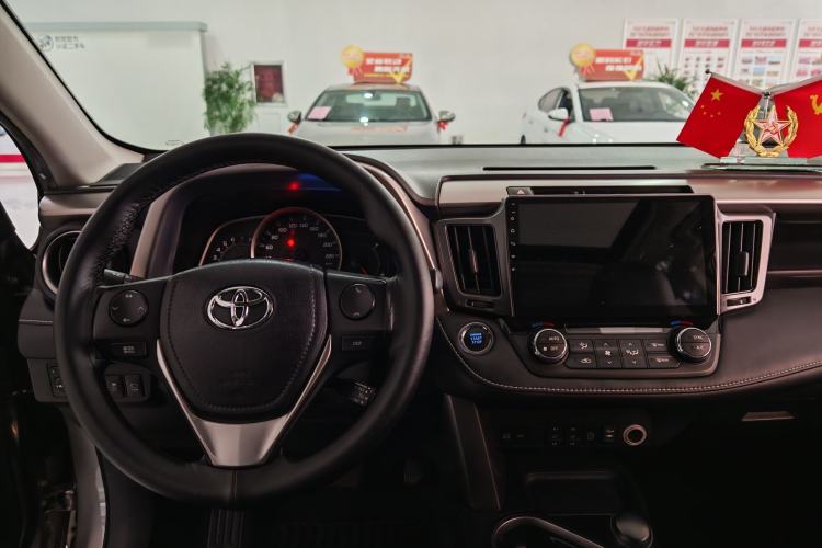 Used Toyota RAV4 2019 2.0L CVT Two-Wheel Drive Comfort Edition China VI Standard