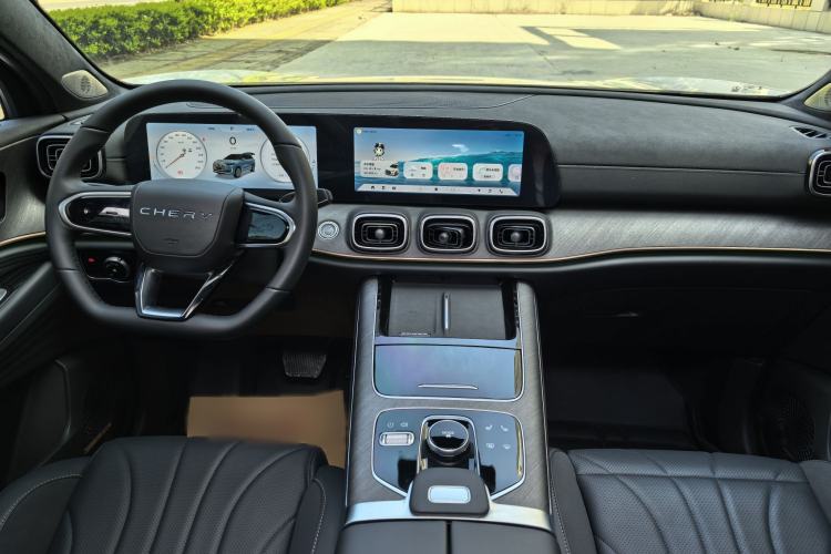 Used Chery Tiggo 9 2025 2.0T Dual-Clutch Two-Wheel Drive Luxury Edition 5 Seats Interior 3