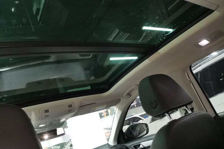 Used Volkswagen T-ROC 2018 280TSI DSG Two-Wheel Drive Advanced Version China V Emission Standard