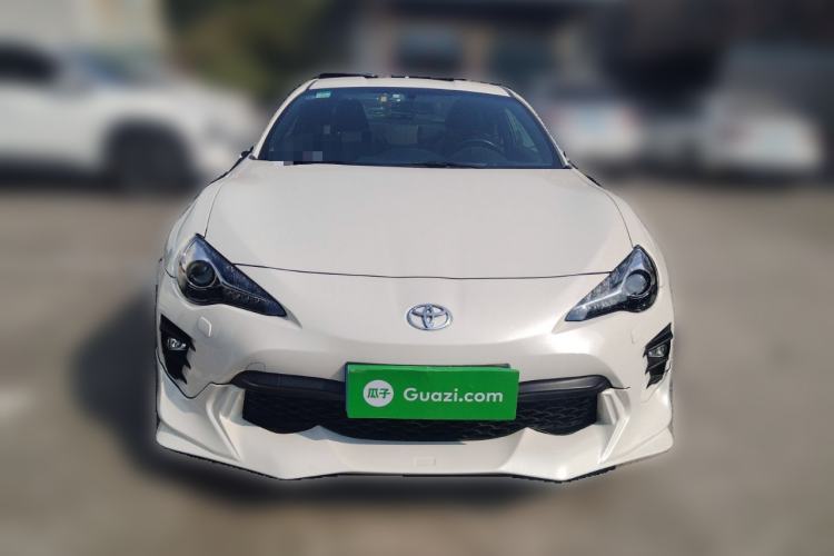 Used Toyota 86 2017 2.0L Manual Luxury Version
