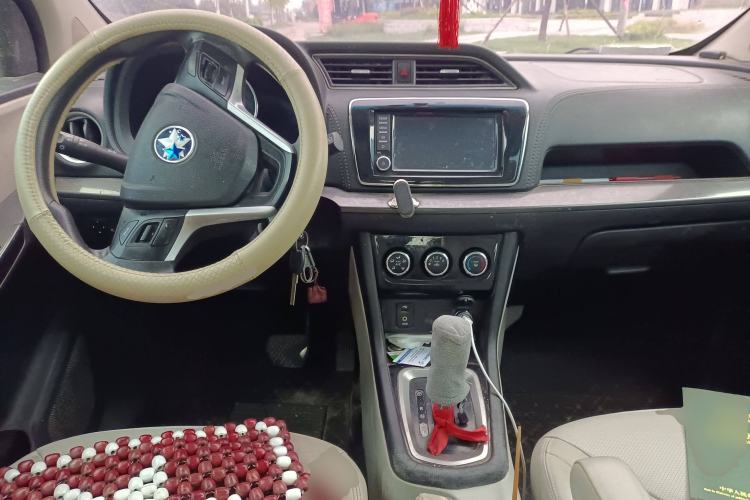 Used Venucia M50V 2017 1.6L XL CVT Luxury Edition
