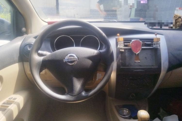 Used Nissan Livina 2013 1.6XE Manual Comfort Edition Steering Wheel
