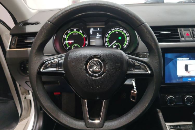 Used Skoda Octavia 2019 1.5L Automatic SmartDrive Comfort Edition China VI Standard
