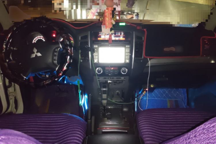 Used Mitsubishi Pajero 2015 3.0L Automatic Elite Overdrive Version China IV Standard