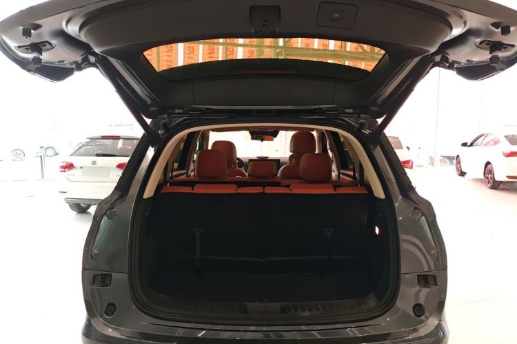 Used Landian E5 PLUS 2025 165 km Long-Range Version PLUS 7-Seater
