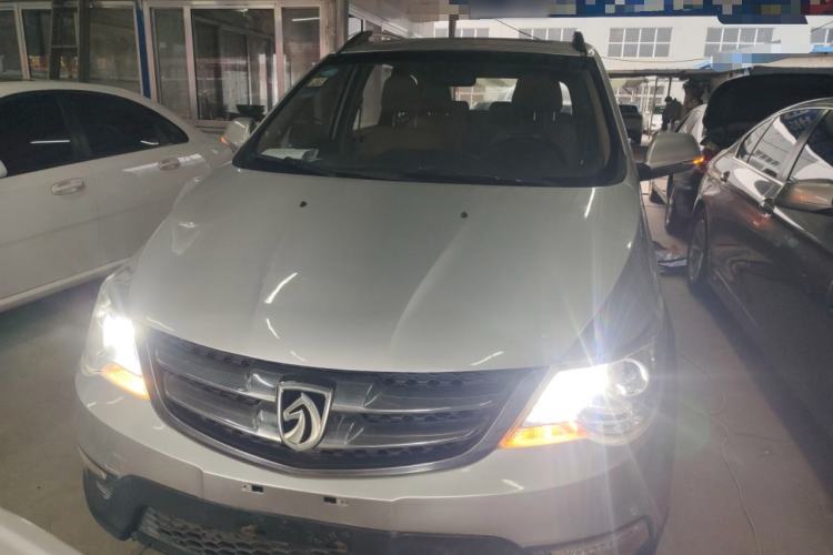 Used Baojun 730 2015 1.8L Manual Luxury Navigation ESP Version 7-seater

