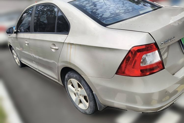 Used Skoda Rapid 2013 1.6L Automatic Smart Selection Model
