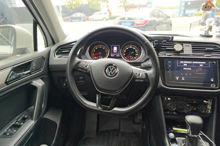 Used Volkswagen Tiguan L 2021 330TSI Automatic Two-Wheel Drive Smart Edition
