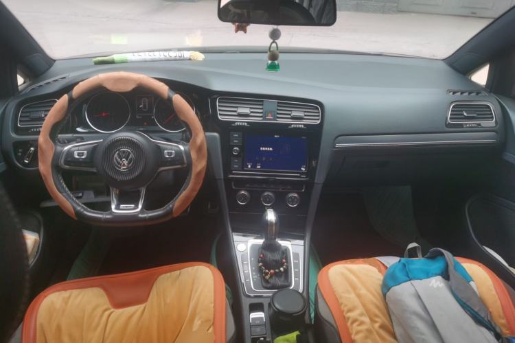 Used Volkswagen Golf 2019 280TSI DSG R-Line China VI Standard Center Console