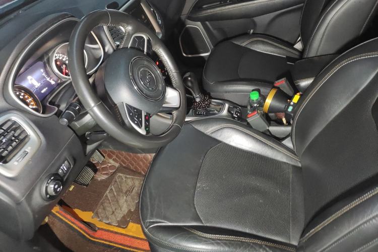 Used Jeep Compass 2017 200T Automatic Family Edition
