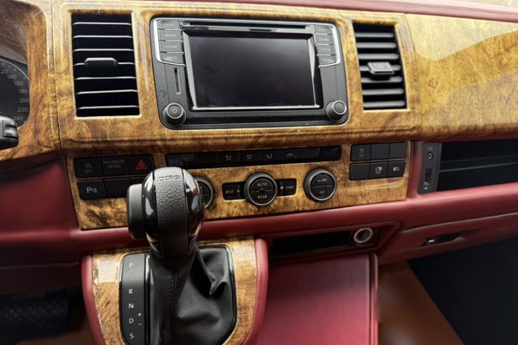 Used Volkswagen Caravelle 2017 2.0 TSI 4x4 Comfort Edition 7-Seater
