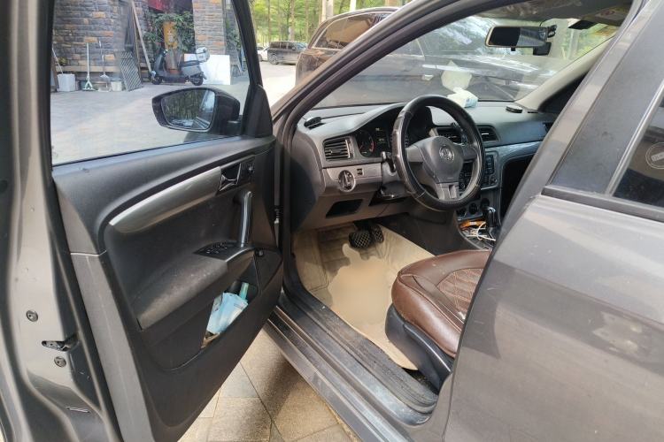 Used Volkswagen Lavida 2013 Revised Classic 1.6L Automatic Fashion Edition Driver Seat