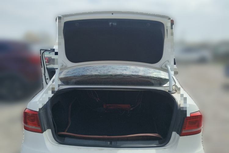 Used Volkswagen Magotan 2013 1.8TSI Luxury Model Trunk