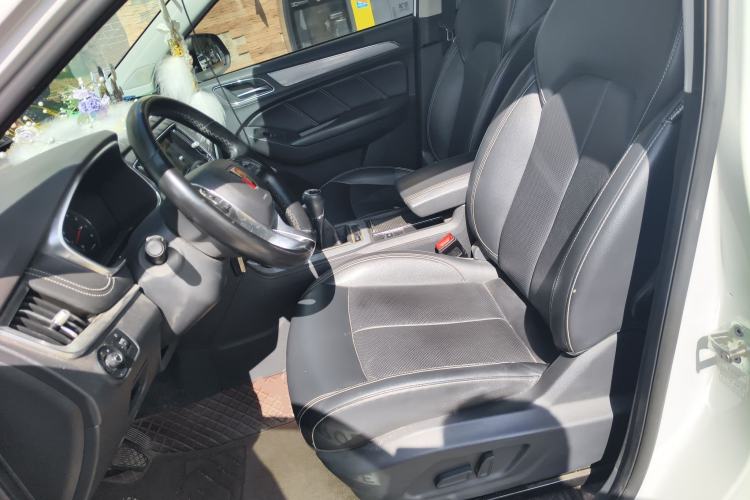 Used Roewe RX5 2016 20T Two-Wheel Drive Manual Transmission Internet Smart Edition
