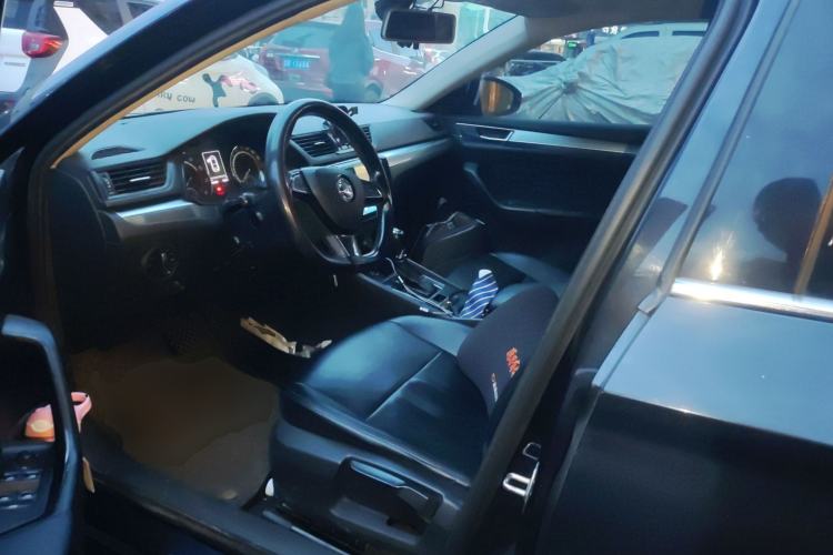 Used Skoda Superb 2019 TSI280 DSG Standard Edition Left Front Seat