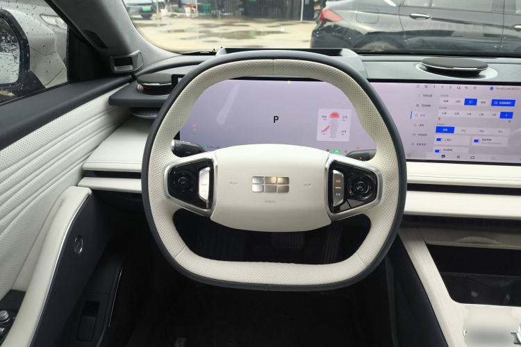 Used Geely Galaxy E8 2024 665 km Range Rear-Drive Starship Long-Range Version
