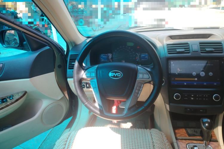 Used BYD G6 2012 1.5TID Automatic Prestige Edition Steering Wheel