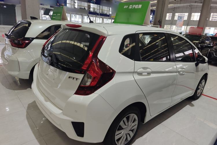 Used Honda Fit 2016 1.5L LXS CVT Comfort Sunroof Version Rear Right 45 Deg