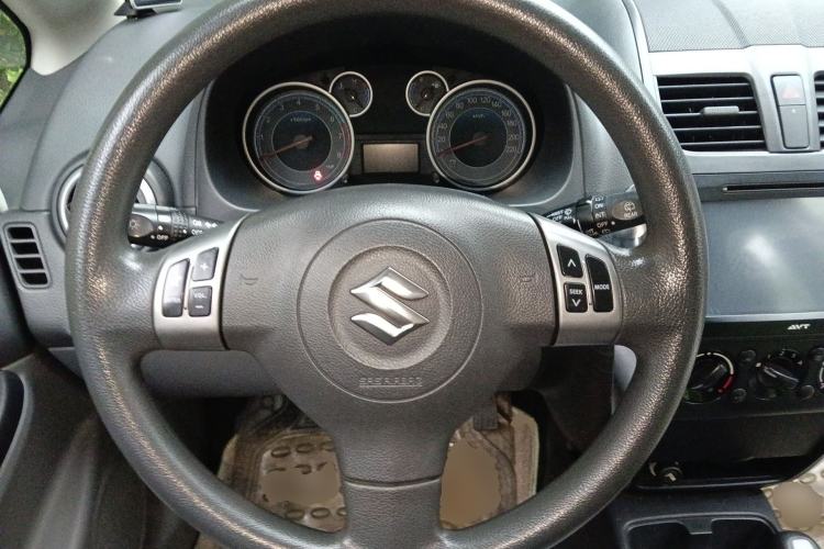 Used Suzuki SX4 2011 Revised 1.6L Automatic Dynamic Version