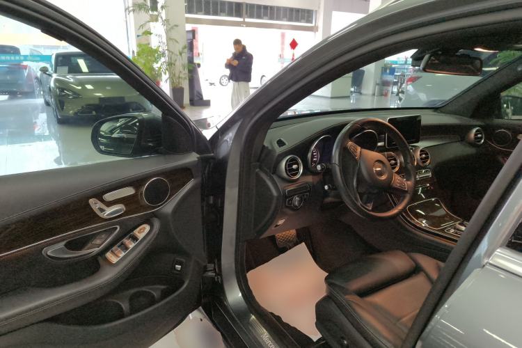 Used Mercedes-Benz GLC 2019 GLC 260 L 4MATIC Dynamic Model
