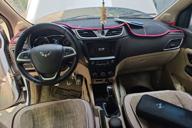 Used Wuling Hongguang 2016 1.5L S1 Deluxe Model China V-standard