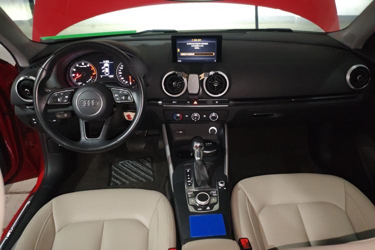Used Audi A3 2020 Limousine 35 TFSI Fashion Edition China VI Emission Standard Center Console