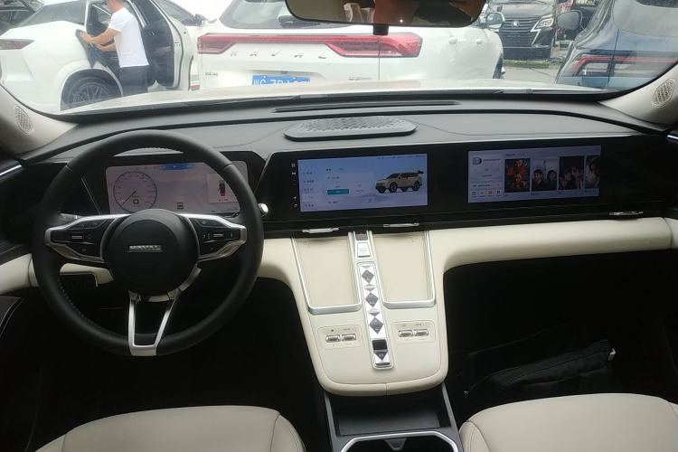 Used Haval Fierce Dragon Max 2023 1.5L Hi4 105 Four-Wheel Drive Elite Edition Center Console