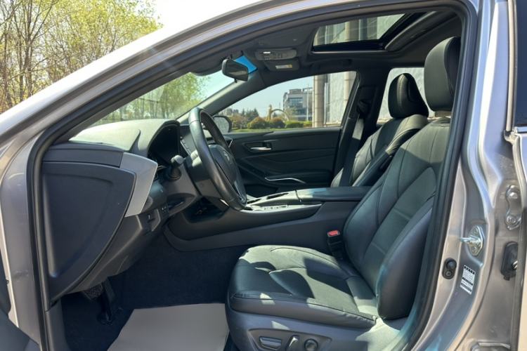 Used Toyota Avalon 2019 Dual-Engine 2.5L Luxury Edition China VI Standard
