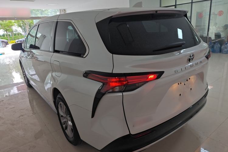 Used Toyota SIENNA 2024 2.5L Hybrid Four-Wheel Drive Luxury Edition