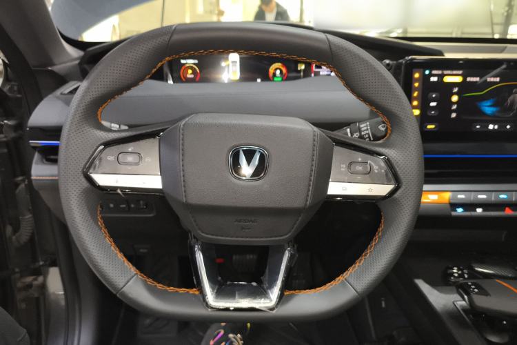 Used Changan UNI-V iDD 2023 ZhiDian iDD 1.5T 113km ZhiKu Model
