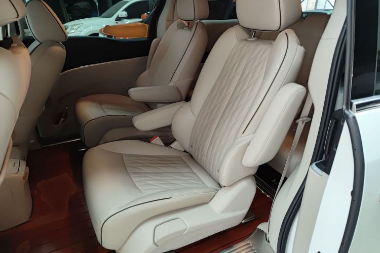 Used Buick GL8 2021 Land Cruiser Executive 652T Premium Model