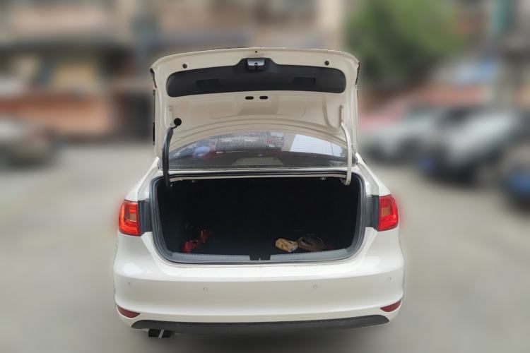 Used Volkswagen Sagitar 2014 Revised Version 1.4TSI Automatic Luxury Edition Trunk