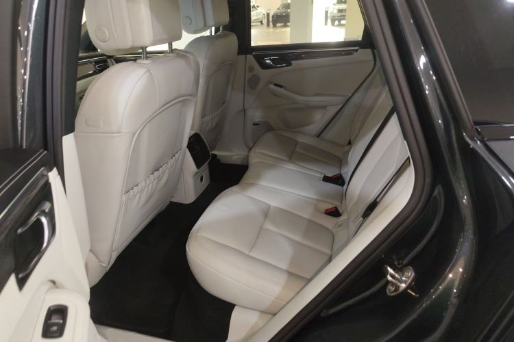 Used Porsche Macan 2025 Macan 2.0T Dream-Chasing Edition Left Rear Seat