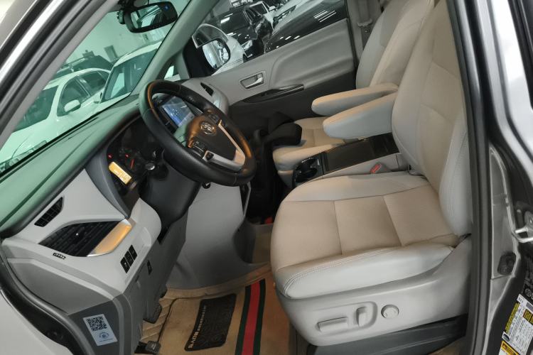 Used Toyota Sienna (Parallel Import) 2015 3.5L Two-Wheel Drive L Version—U.S. Specification
