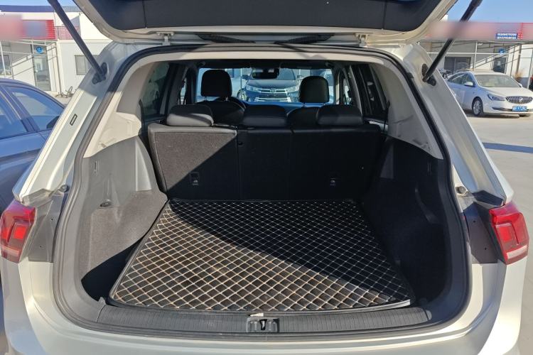 Used Volkswagen Tiguan L 2017 330TSI Automatic Two-Wheel Drive Luxury Edition
