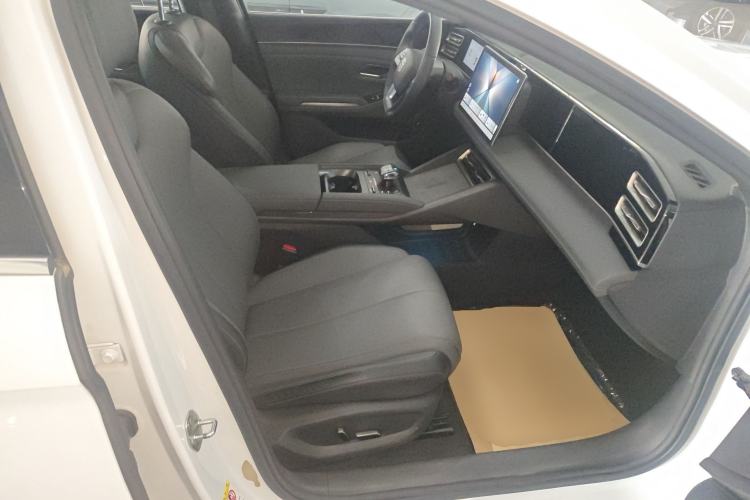 Used BYD Qin L 2025 DM-i Smart Drive 120KM Superior Model
