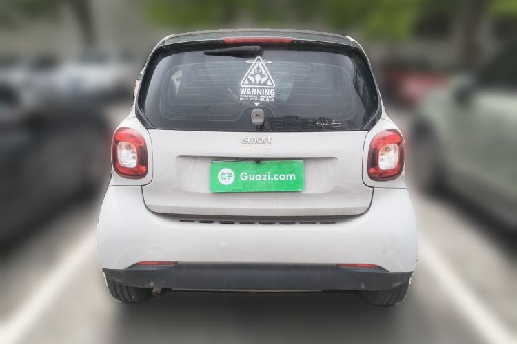 Used smart fortwo 2015 1.0L 52 kW hardtop Dynamic version