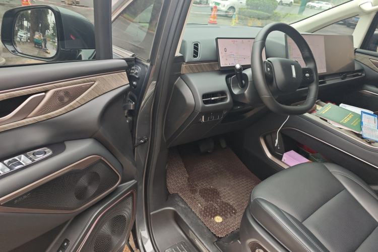 Used Wey Gaoshan 2025 Four-Wheel Drive Alpine 9 Driver Seat