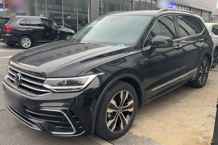 Used Volkswagen Tiguan L 2023 Facelifted 380TSI Automatic All-Wheel Drive R-Line Plus Version 7-Seater