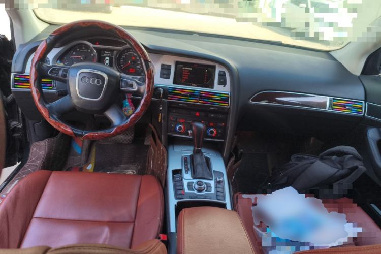 Used Audi A6L 2010 2.0 TFSI Automatic Standard Edition Center Console