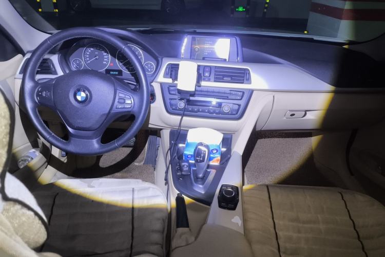 Used BMW 3 Series 2013 320Li Fashion Model Center Console