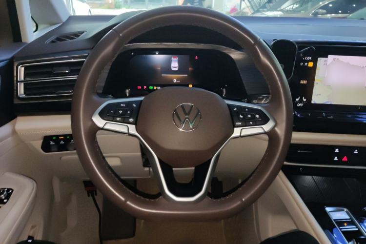 Used Volkswagen Viloran 2023 380TSI Luxury Edition Steering Wheel